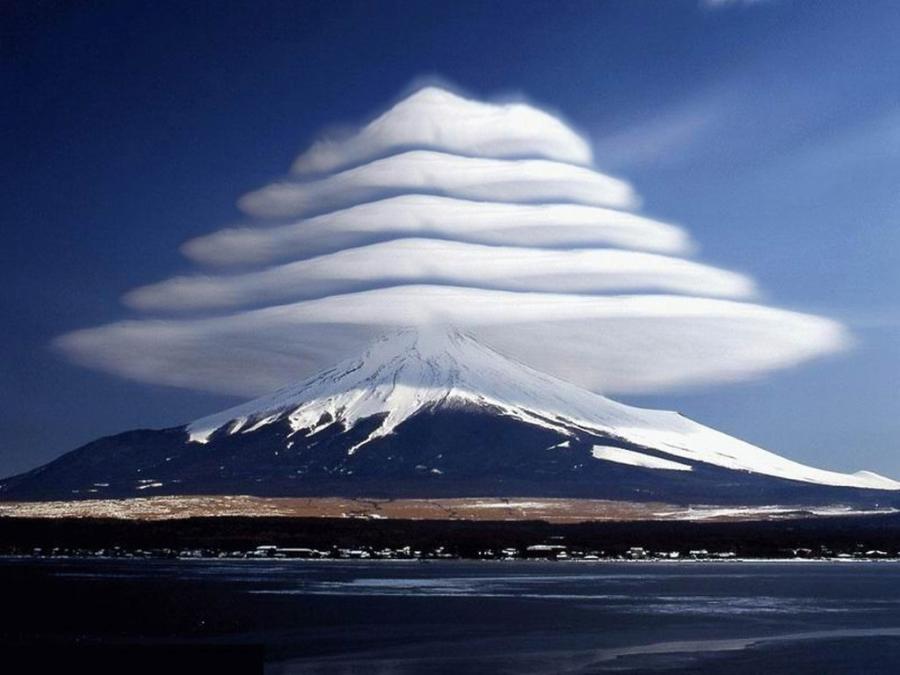 lenticular clouds pilot ground school
