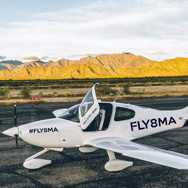 Private Pilot Cirrus Airplane SR-22 Cirrus SR-22